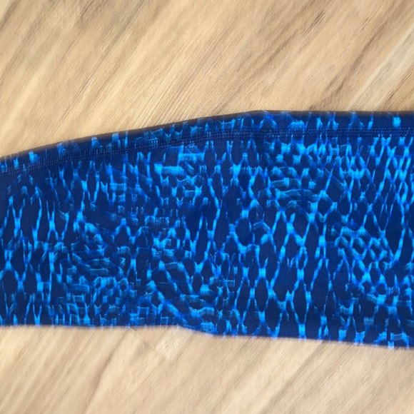 Blue Patterned Lululemon leggings - Picture 5 of 6